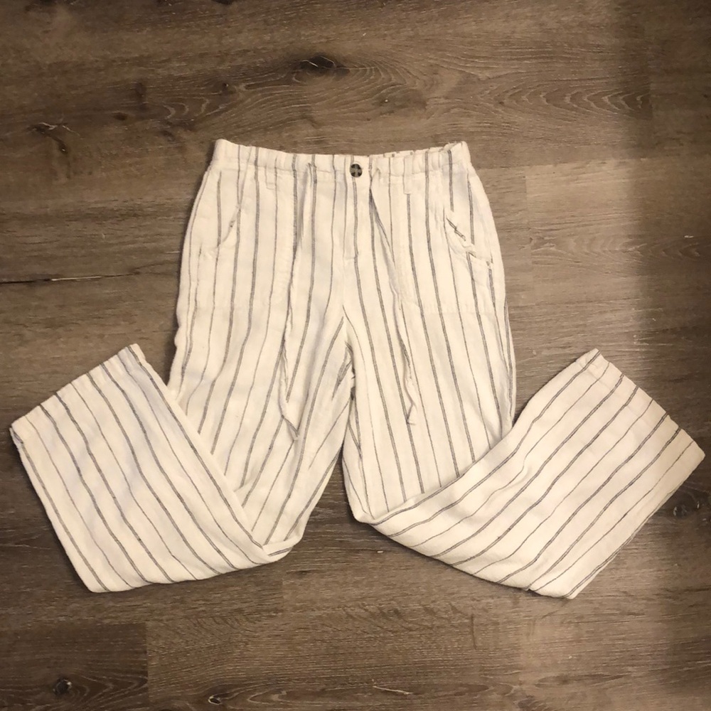Blue Spice black and white striped soft linen pants. Women’s size small.